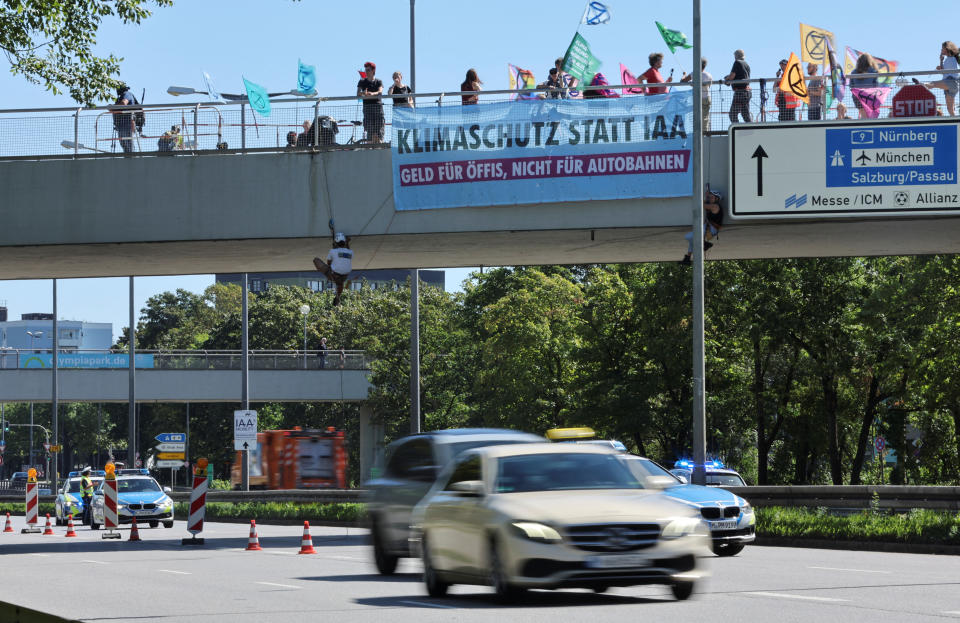 Am Rande der IAA kam es bereits am Montag (4.9.) zu Protesten. (Bild: REUTERS/Leonhard Simon)