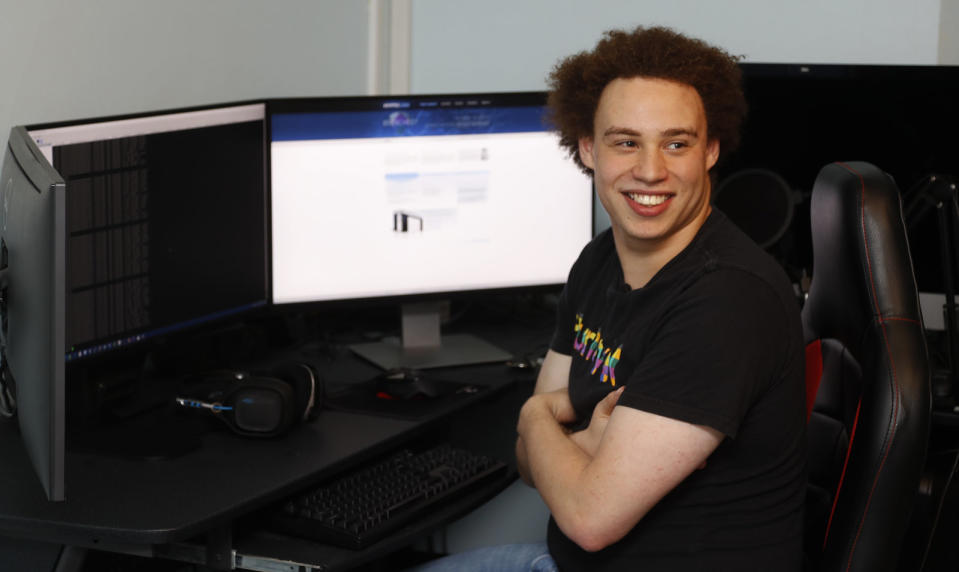 In 2017, Marcus Hutchins went from being a relatively unknown 23-year-old, tobeing a worldwide hero, to facing criminal charges all in a span of a fewmonths