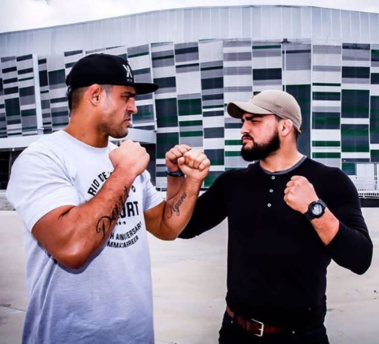 Vitor Belfort espera superar a Kelvin Gastelum (der.) en una pelea con olor a cloroformo. FOTO: CORTESIA UFC