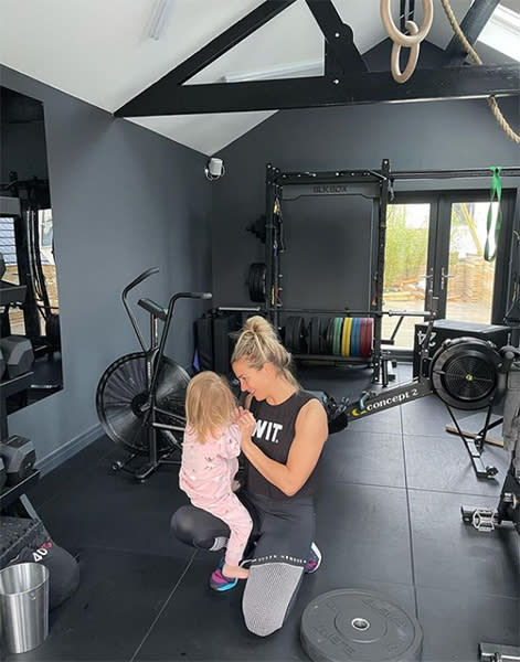 gemma-atkinson-home-gym