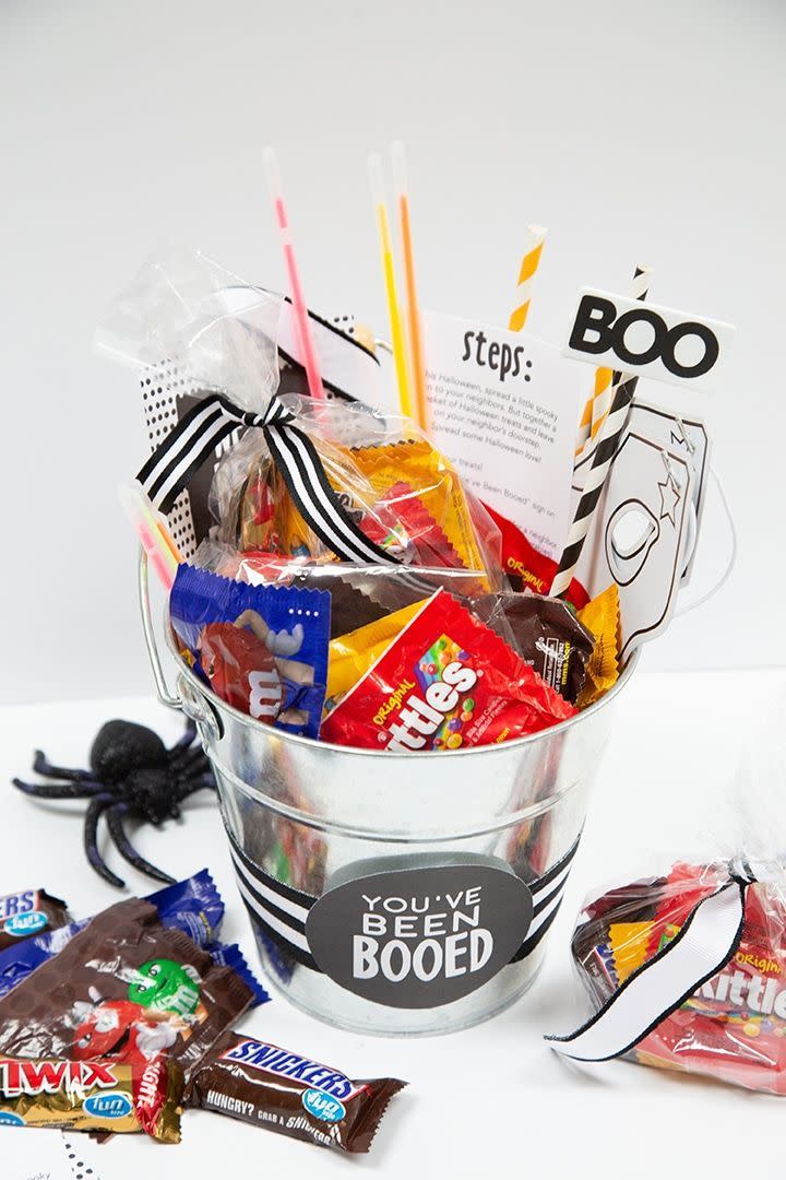 Surprise Your Neighbors With a Boo Basket