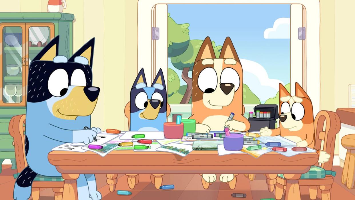 dad, bingo, mum, bluey drawing together in bluey