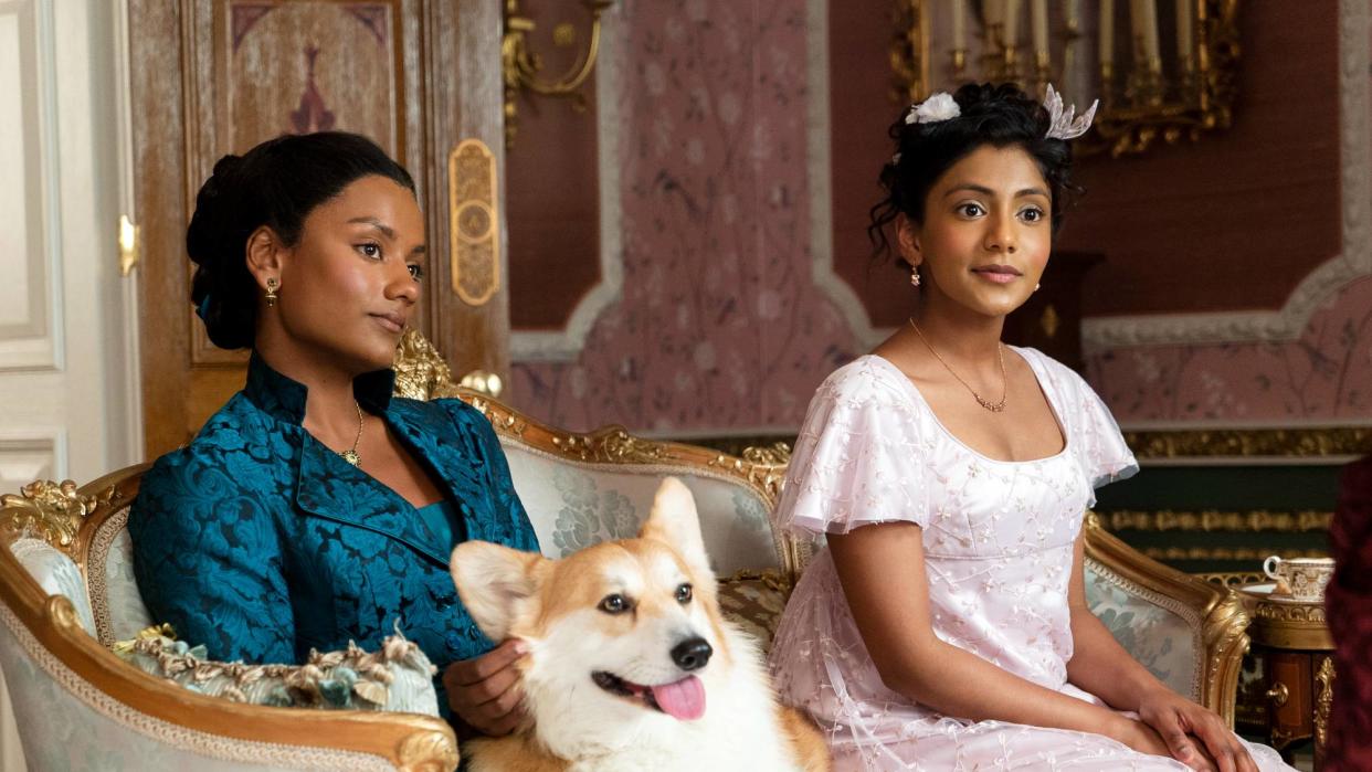  (L to R) Simone Ashley as Kate Sharma, Charithra Chandran as Edwina Sharma in episode 201 of Bridgerton. 