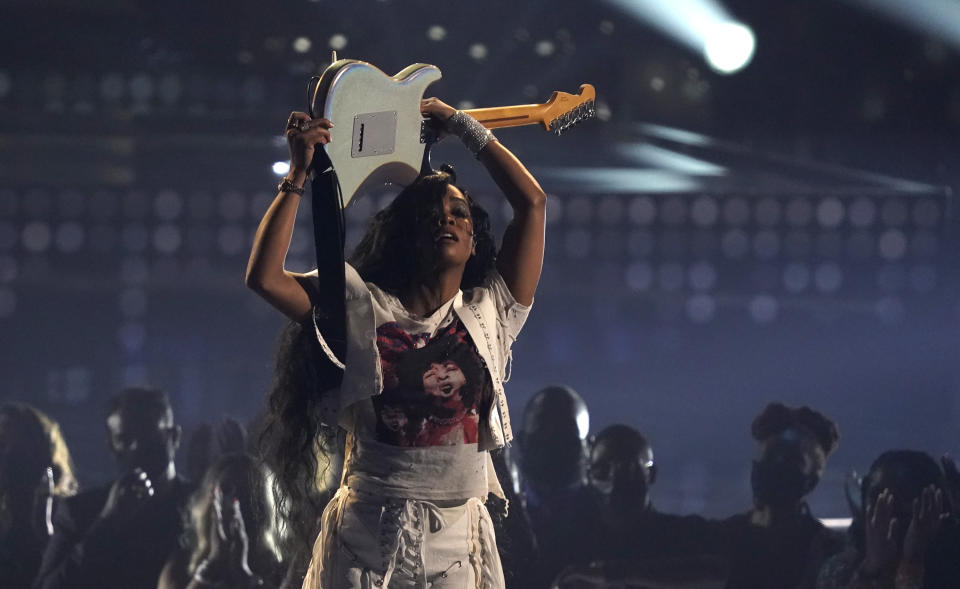 H.E.R. performs at the BET Awards on Sunday, June 27, 2021, at the Microsoft Theater in Los Angeles. (AP Photo/Chris Pizzello)