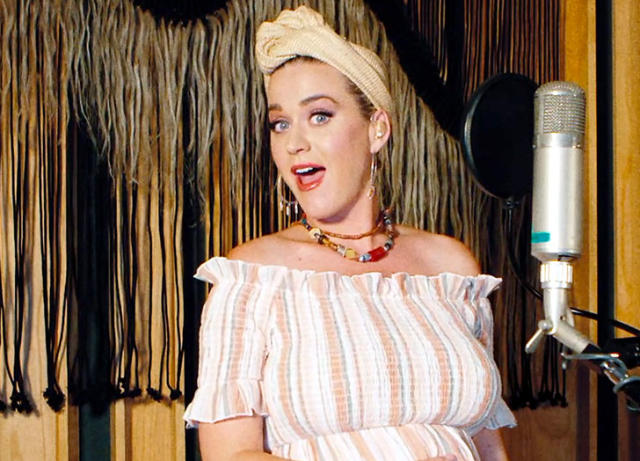 Katy Perry Wears Bra & Underwear In First Selfie Since Giving Birth
