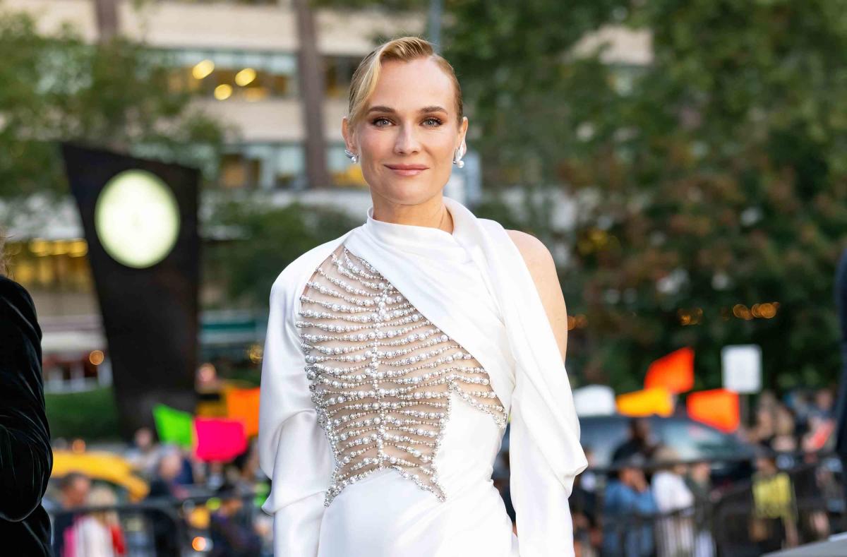 Diane Kruger Begs People to Not Photograph Daughter