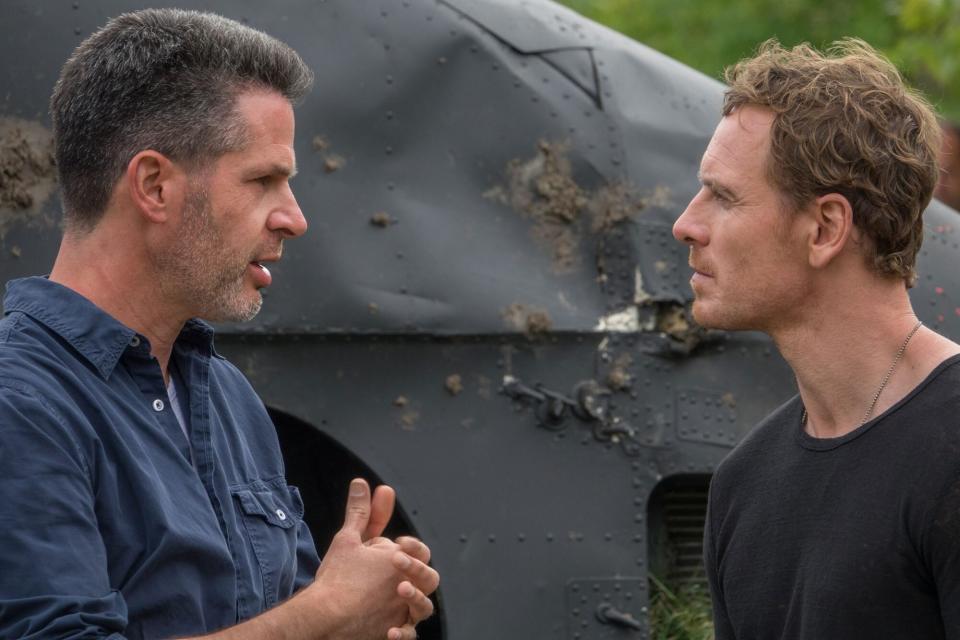 X-Men: Dark PhoenixDirector Simon Kinberg and Michael Fassbender on set