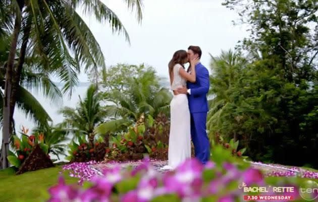 Matty J and Laura make it offish with a kiss. Source: Channel 10