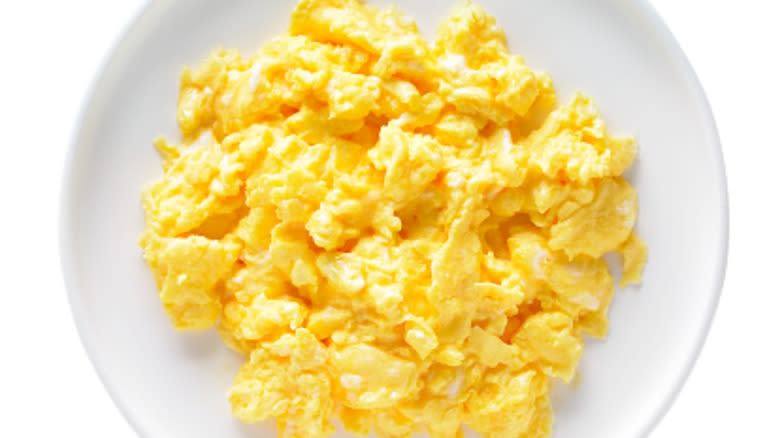 scrambled eggs on plate