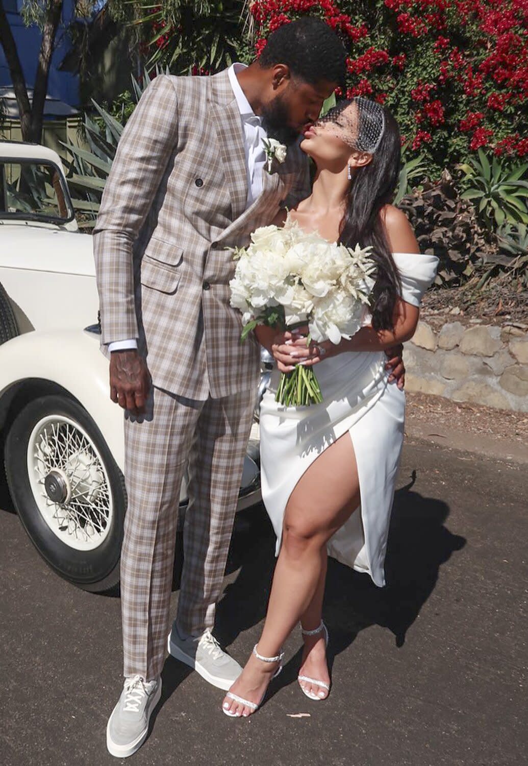 Clippers star Paul George marries Daniela Rajic