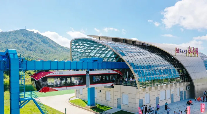 China's Red Rail, said to be the world's first maglev air train