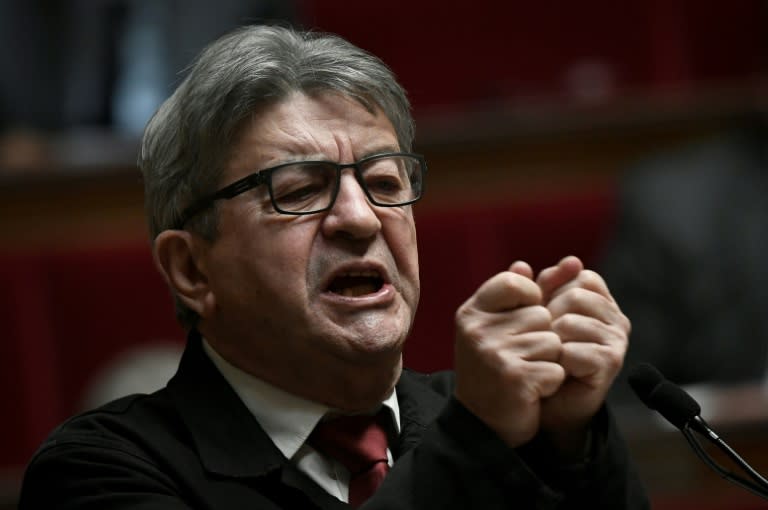 Le chef de file des Insoumis, Jean-Luc Mélenchon, lors du débat à l'Assemblée nationale, le 3 janvier 2022 (AFP/STEPHANE DE SAKUTIN)