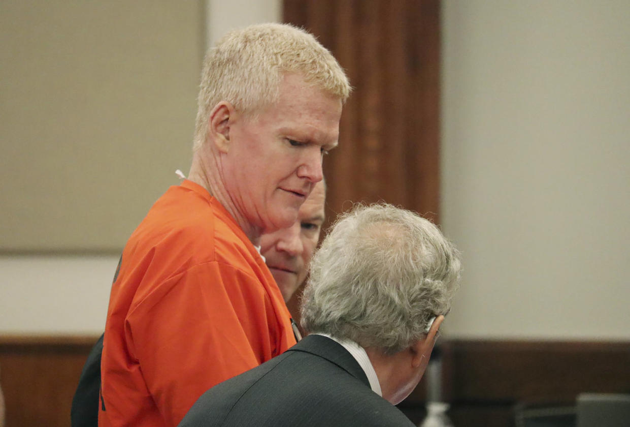 Convicted murderer Alex Murdaugh speaks with his defense attorney in Beaufort, S.C. on Friday, Nov. 17, 2023.  (James Pollard / AP)