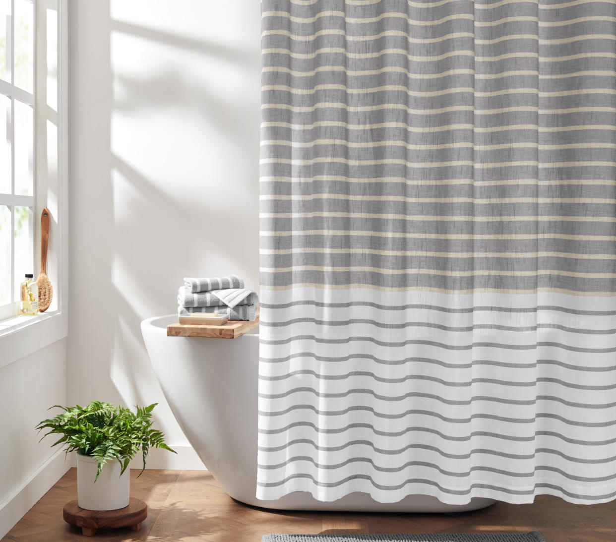 Classic chic, right in your bathroom. (Photo: Walmart)