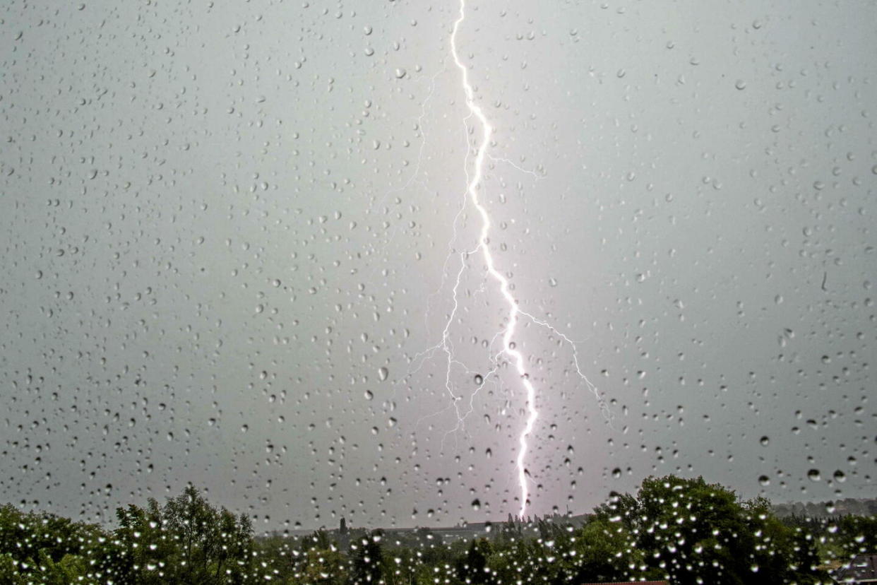 Trente-trois départements ont été placés en vigilance orange orages pour la fin d'après-midi dimanche par Météo-France.  - Credit:Bruno Levesque / MAXPPP / IP3 PRESS/MAXPPP