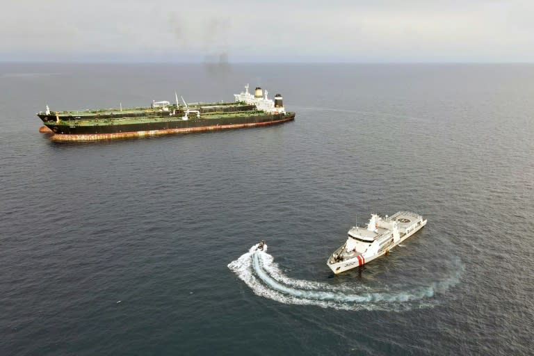 Indonesia menyita sebuah kapal tanker berbendera Iran yang membawa lebih dari 200.000 metrik ton minyak mentah ringan (statement)