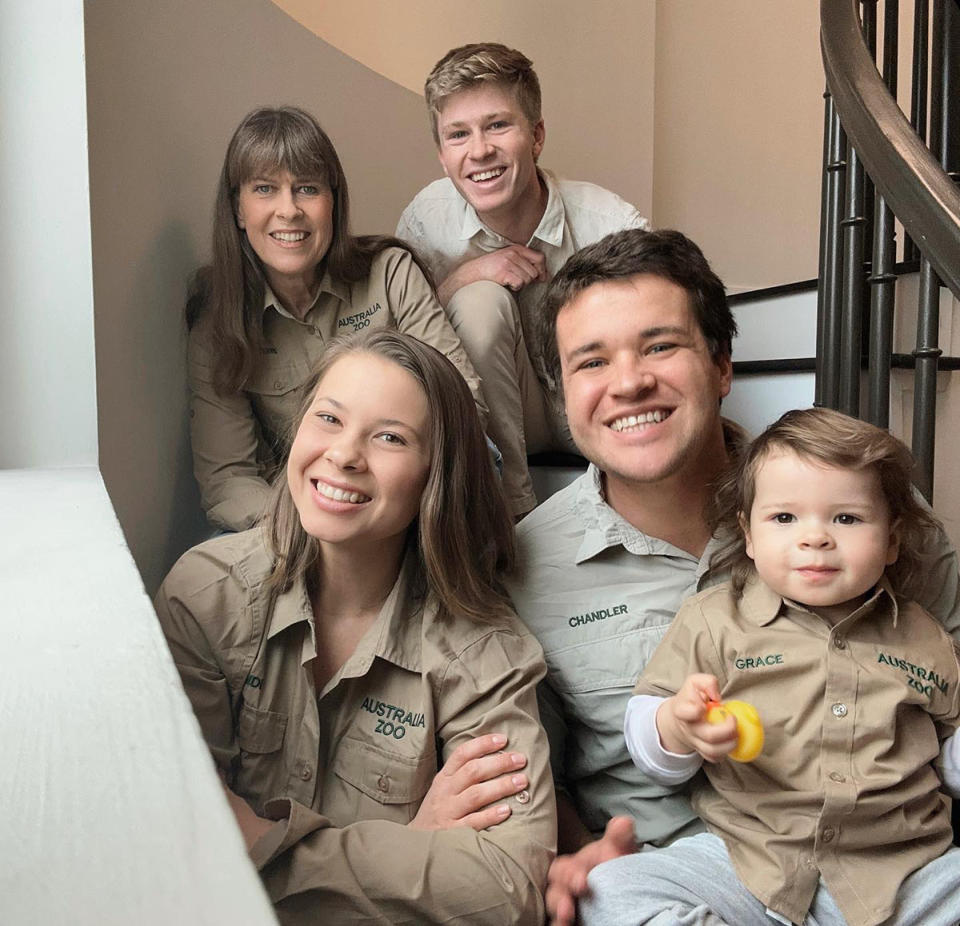 Terri Irwin, Robert Irwin, Bindi Irwin, Chandler Powell and Grace Warrior on a staircase