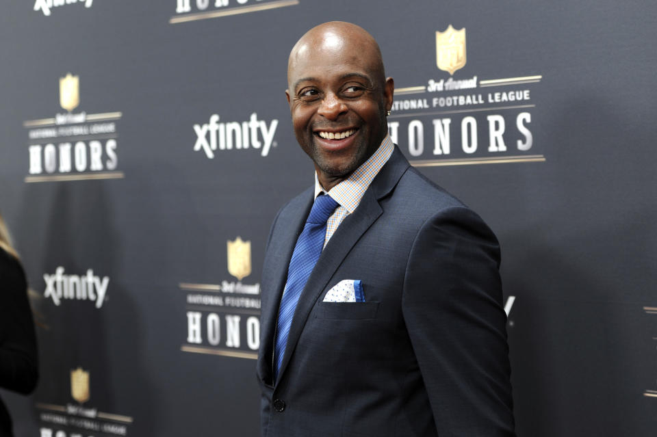 Have you seen Jerry Rice at a wedding you've attended recently? (AP)