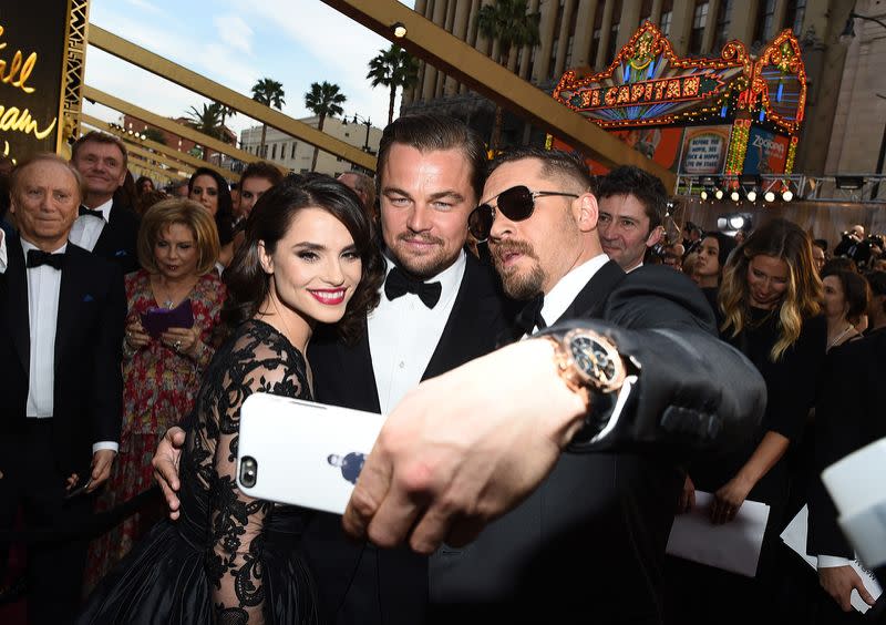 The most epic movie star red carpet selfies