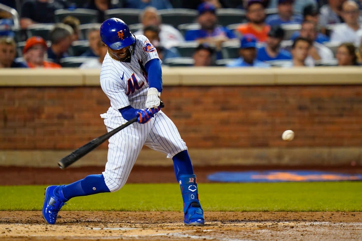 ROJOS-METS (AP)