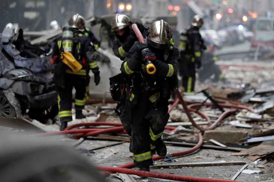 Une explosion ravage une boulangerie parisienne