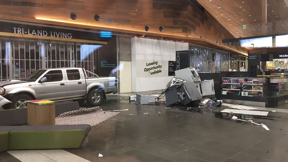 Crooks leave empty handed after attempted ram raid at Williams Landing Shopping Centre. Source: 7 News