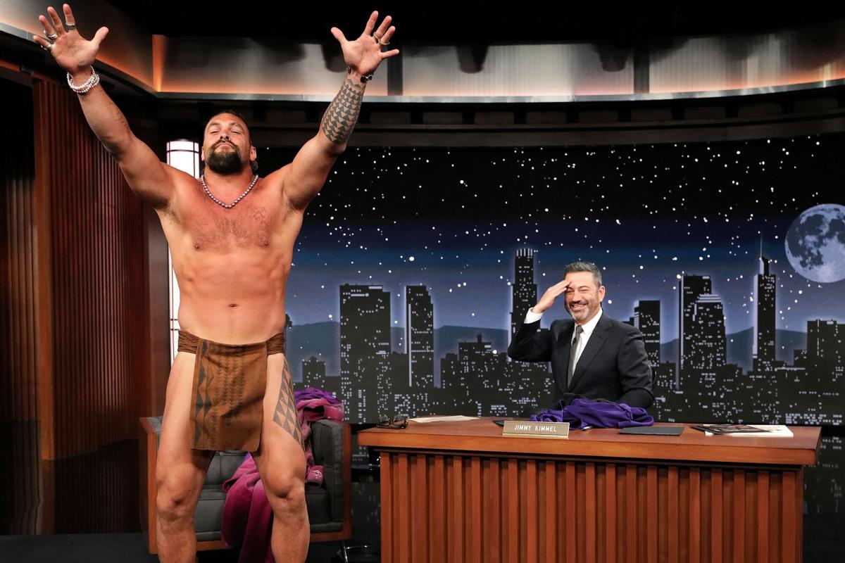 Watch Jason Momoa Get Cheeky As He Strips Down To Nothing But His Hawaiian Malo Im In It 1376