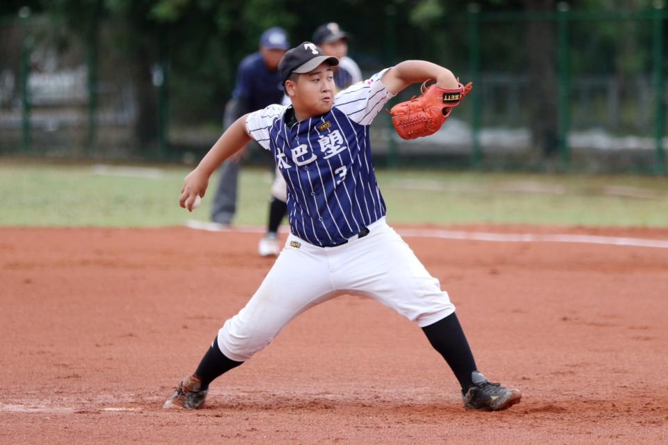 太巴塱小六曹威皓在16強賽先發拿勝投。（學生棒聯提供）