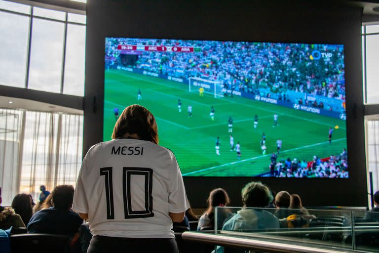 Una pantalla gigante para ver el partido de la Selección Argentina en Ushuaia