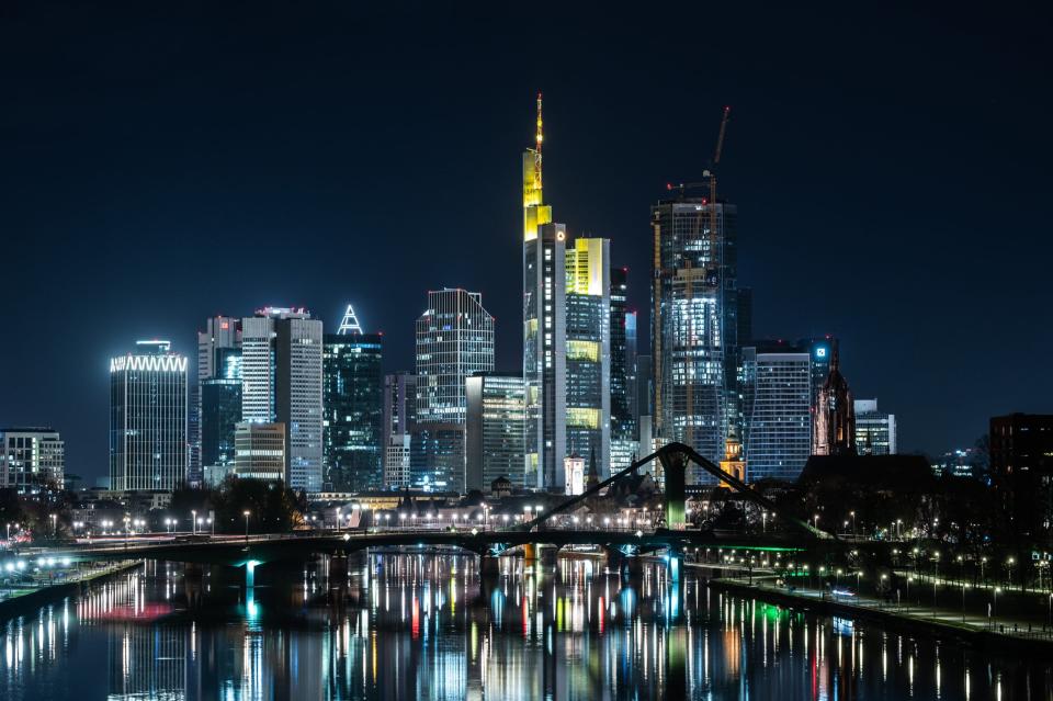 „Mainhattan“: Die Skyline von Frankfurt mit den bekannten Banken.  - Copyright: picture alliance/dpa | Silas Stein