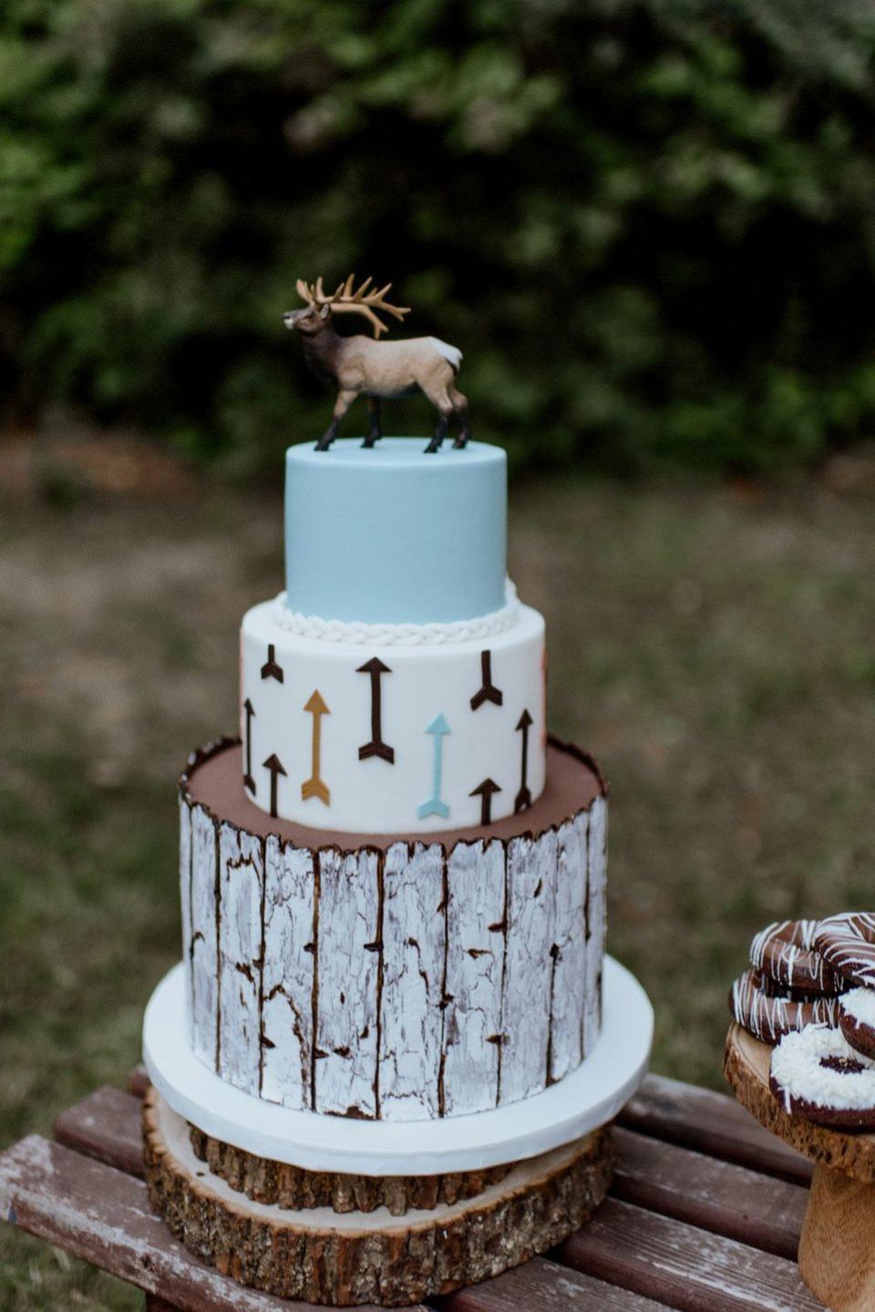 Outdoor-Inspired Wedding Cake