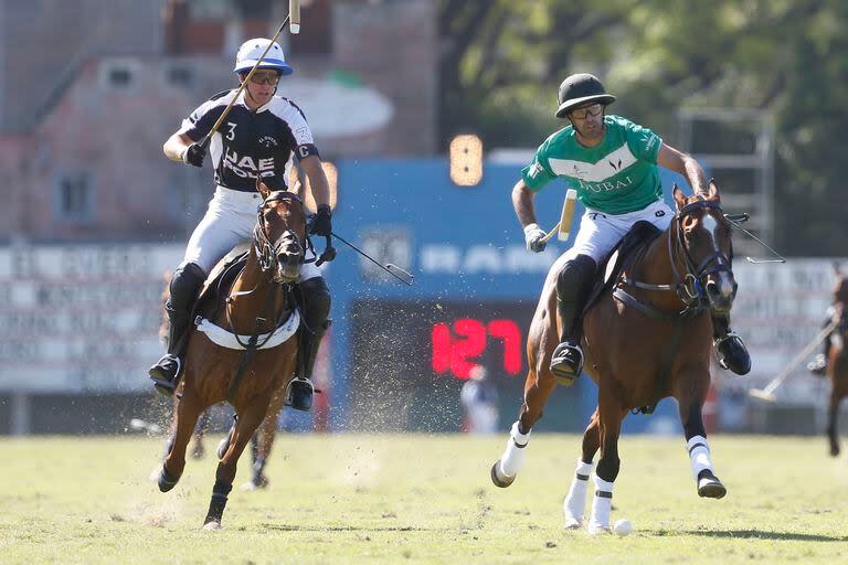 Apellidos ilustres: Cruz Heguy persigue a Facundo Pieres; El Overo sorprendió en el primer chukker a La Natividad, que aceitó los engranajes y terminó ganando por amplio margen.