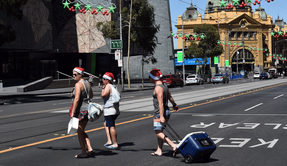 Melburnians can plan for a pleasant 25 degrees on Christmas Day. Photo: AAP