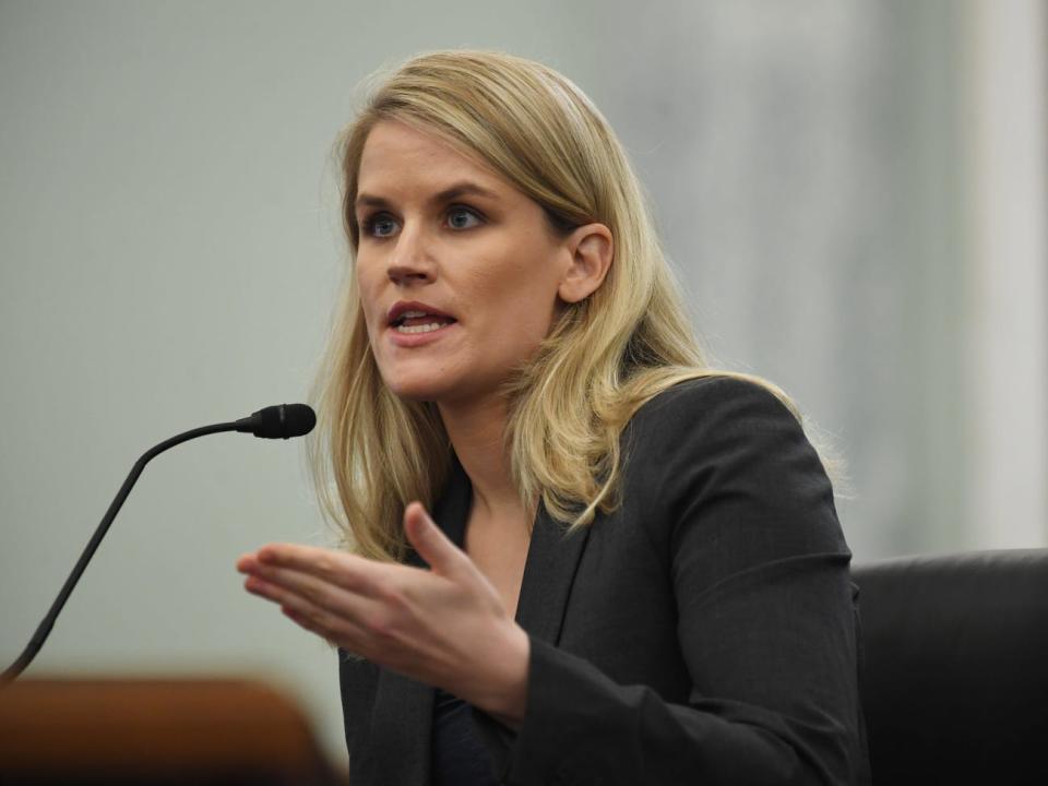 Die Facebook-Whistleblowerin Frances Haugen sagte vor einem Senatsausschuss aus. - Copyright: Matt McClain/Getty Images