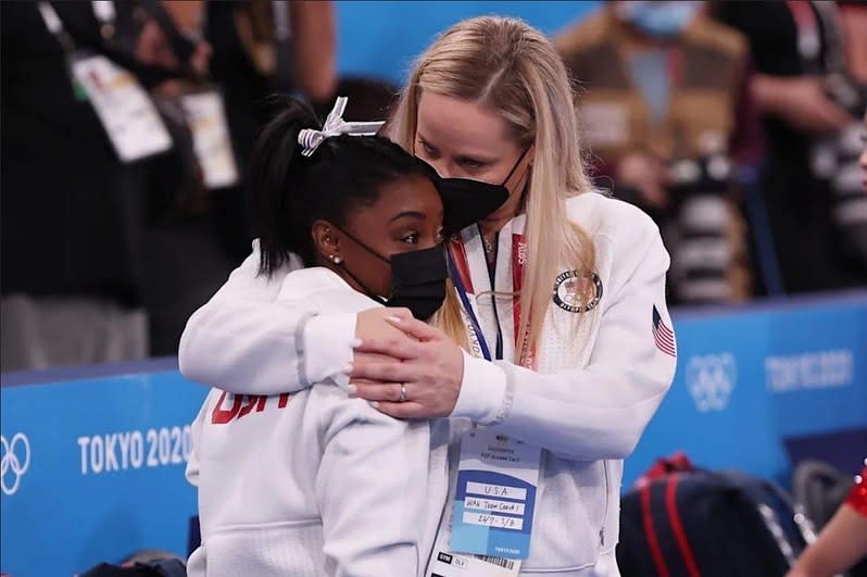 每個人都應該誠實面對自己：「體操天后」Simone Biles，東奧退賽後告訴我們的那些事｜生活