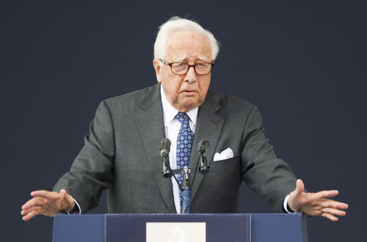 Author and Historian David McCullough delivers the keynote speech during the opening ceremony of the National Library for the Study of George Washington in Mount Vernon, Virginia, September 27, 2013.