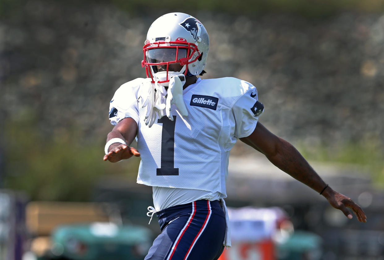 FOXBOROUGH, MA - SEPTEMBER 11: Newly-signed New England Patriots wide receiver Antonio Brown, wearing the number 1, makes his debut at New England Patriots practice at Gillette Stadium in Foxborough, MA on Sep. 11, 2019. (Photo by Jim Davis/The Boston Globe via Getty Images)