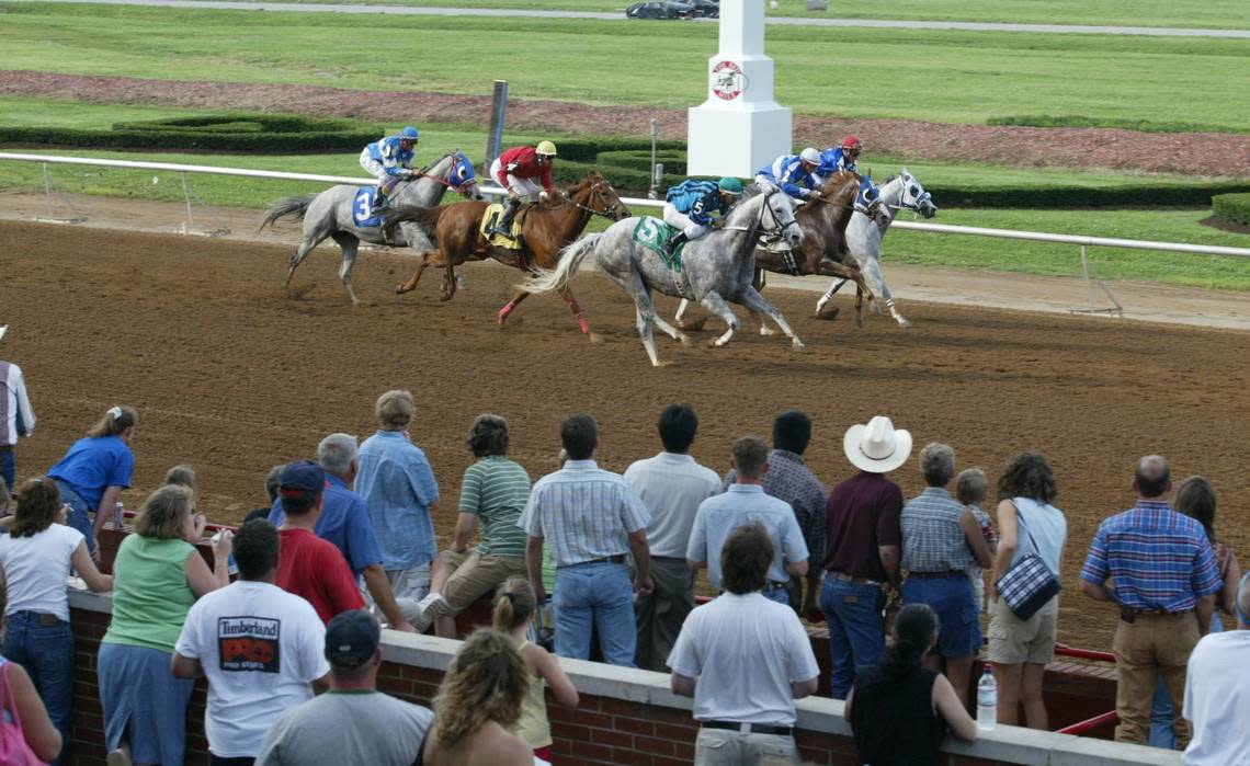Fans watched as quarter horse racing returned to The Red Mile in Lexington, KY on July 3, 2004. A new quarter horse track has been approved for the Ashland area.