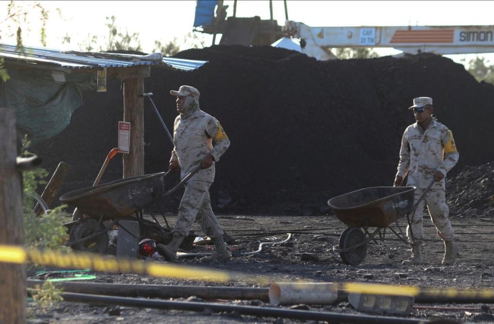 MÉXICO-MINEROS ACCIDENTE (AP)