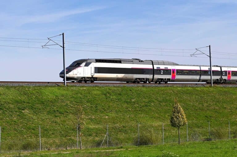 Coup d’accélérateur pour le train Lyon-Bordeaux-Un train TGV de la SNCF (©UE)