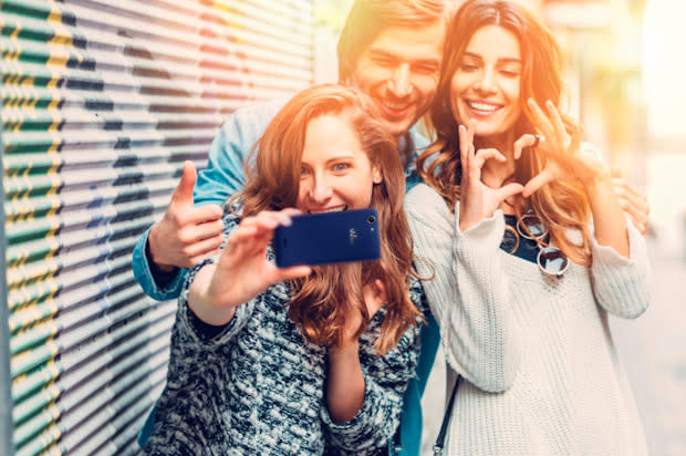 Los jóvenes se etiquetan a si mismos y se critican en base a parámetros sexuales, al mal gusto y a la falta de cultura. (Foto: Getty)