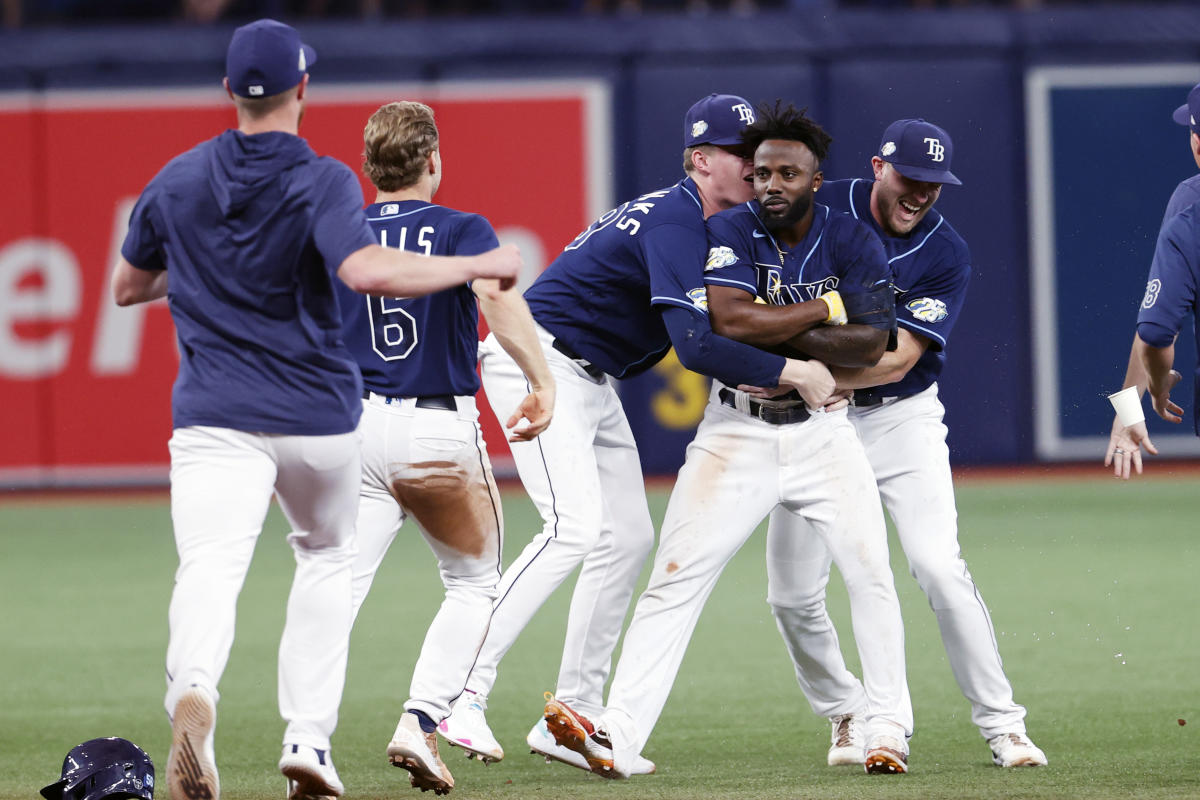 Rays hang 14 on White Sox, who drop eighth straight