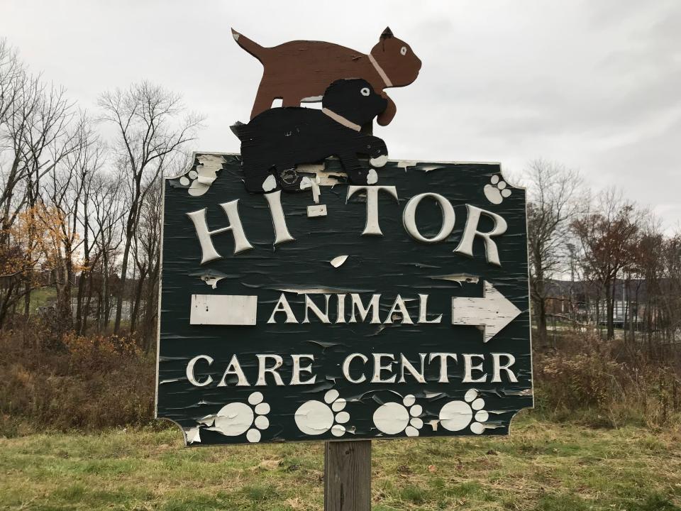 The sign on Firemens Memorial Drive directing people to Hi Tor Animal Care Center in Ramapo.