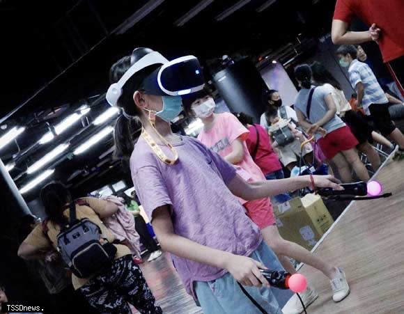 「新北Just Dance親子同樂會」讓民眾親身體驗遊戲，九月一日亞洲電競公開賽登場。（圖：新北經發局提供）