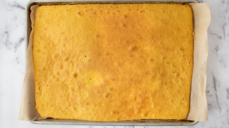 cook yellow sheet cake in pan