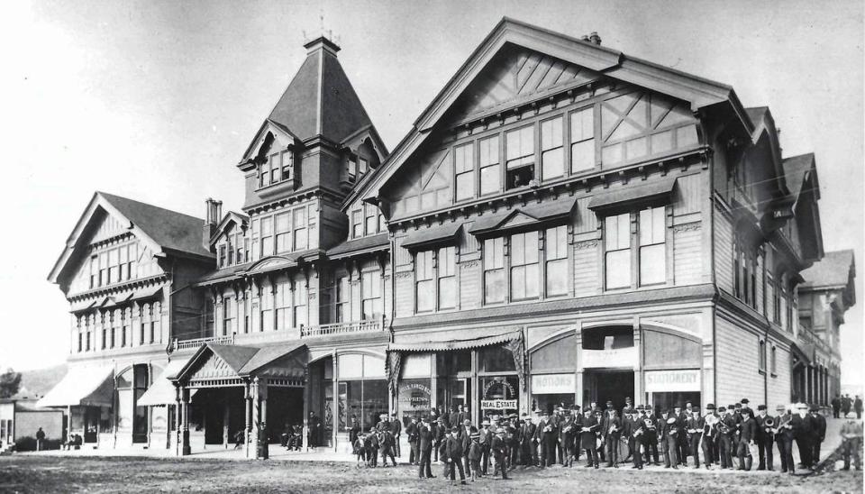 In 1885 Wells Fargo & Company Express Agency opened stage coach offices in the new and elegant Andrews Hotel at Monterey and Osos streets in San Luis Obispo. Erected at a cost of $85,000 plus $30,000 for furniture, the hotel burned to the ground in a disastrous fire in 1886, nine months after it opened.