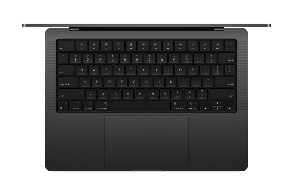 Se dice que el nuevo color Space Black de Apple para sus renovados MacBook Pros oculta mejor las huellas dactilares en comparación con los modelos plateados. 