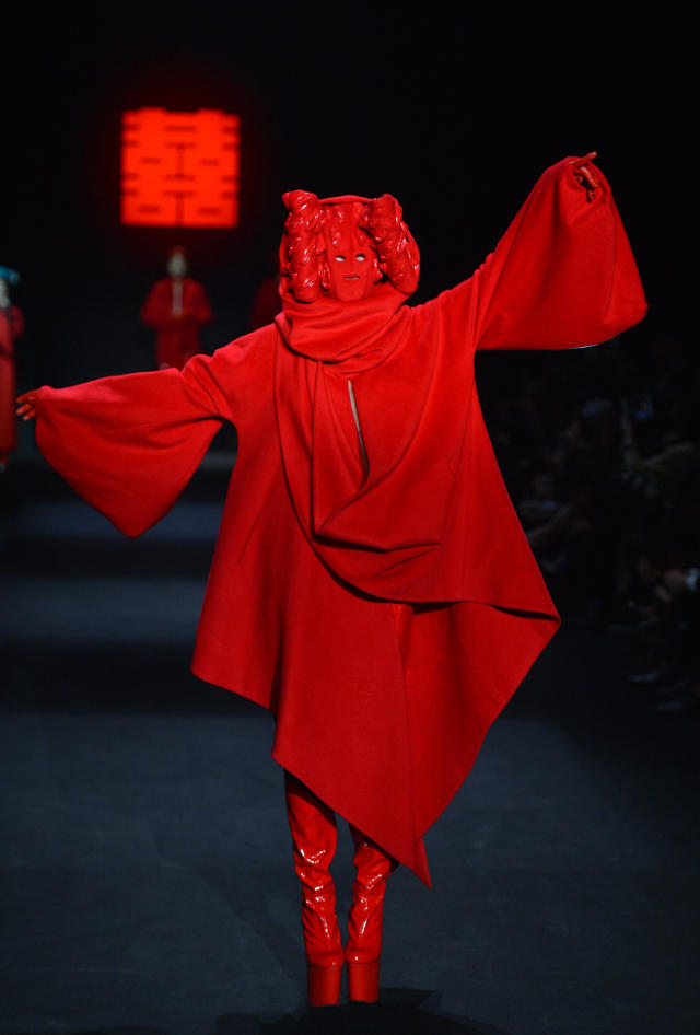 This Chinese Fashion Show Is Giving The World Nightmares