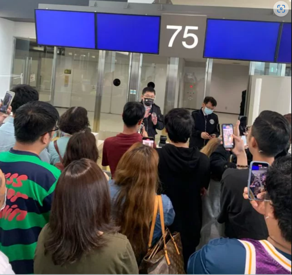 星宇航空董事長張國煒昨(7)清晨親自駕機飛往成田機場，向旅客道歉。不過針對此舉，民航局表示，張國煒會列入調查對象，釐清帶隊開機飛回是否有超時或疲勞駕駛等。   圖片翻攝自PTT(資料照)