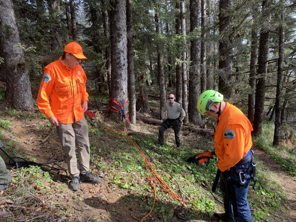 Recovery efforts underway at Oregon's Natural Bridges.  / Credit: Curry County Sheriff's Office